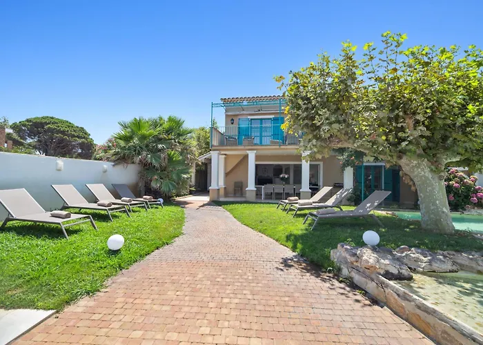 La Desirade - Les Pieds Dans L'eau - La Bouillabaisse - St Tropez - 14 Personnes * Saint-Tropez