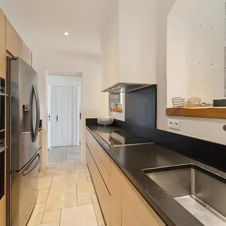 La Désirade - Les Pieds Dans L'eau - La Bouillabaisse - St Tropez - 14 Personnes * Saint-Tropez