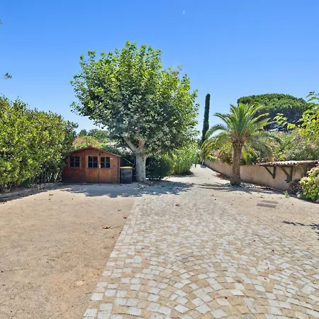 La Desirade - Les Pieds Dans L'eau - La Bouillabaisse - St Tropez - 14 Personnes Villa Saint-Tropez