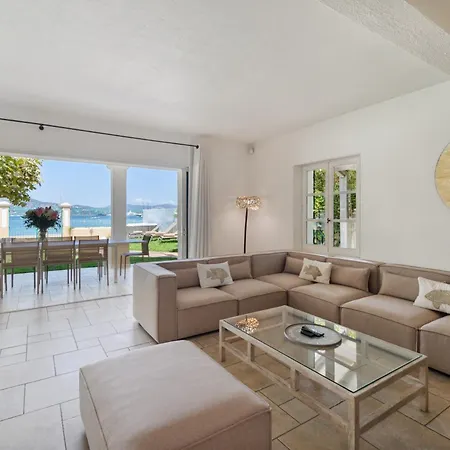 La Désirade - Les Pieds Dans L'eau - La Bouillabaisse - St Tropez - 14 Personnes * Saint-Tropez