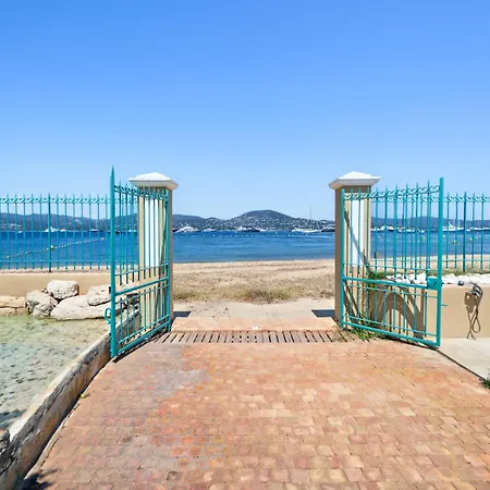 La Desirade - Les Pieds Dans L'eau - La Bouillabaisse - St Tropez - 14 Personnes