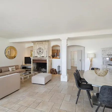 La Désirade - Les Pieds Dans L'eau - La Bouillabaisse - St Tropez - 14 Personnes Villa