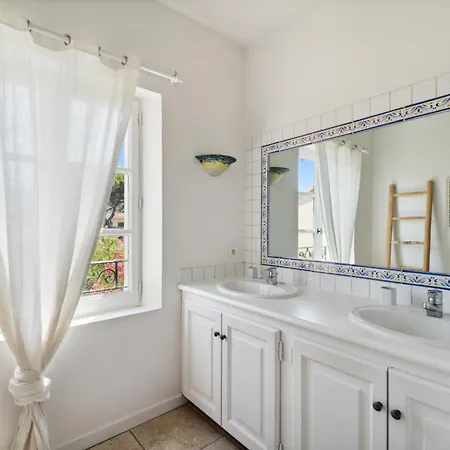 La Désirade - Les Pieds Dans L'eau - La Bouillabaisse - St Tropez - 14 Personnes Saint-Tropez