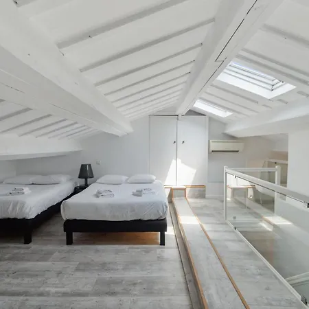 La Désirade - Les Pieds Dans L'eau - La Bouillabaisse - St Tropez - 14 Personnes * Saint-Tropez