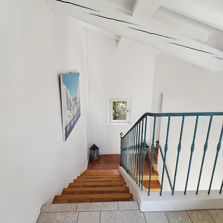 La Désirade - Les Pieds Dans L'eau - La Bouillabaisse - St Tropez - 14 Personnes