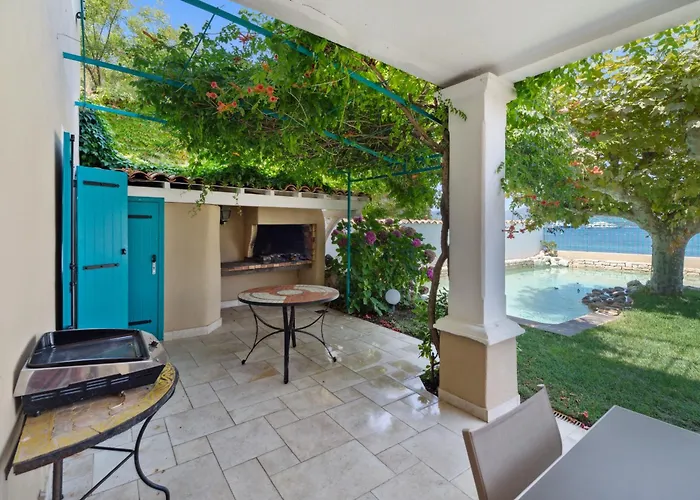 Villa La Desirade - Les Pieds Dans L'eau - La Bouillabaisse - St Tropez - 14 Personnes Saint-Tropez