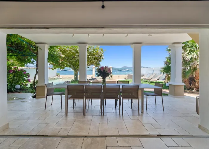 La Desirade - Les Pieds Dans L'eau - La Bouillabaisse - St Tropez - 14 Personnes 圣特罗佩