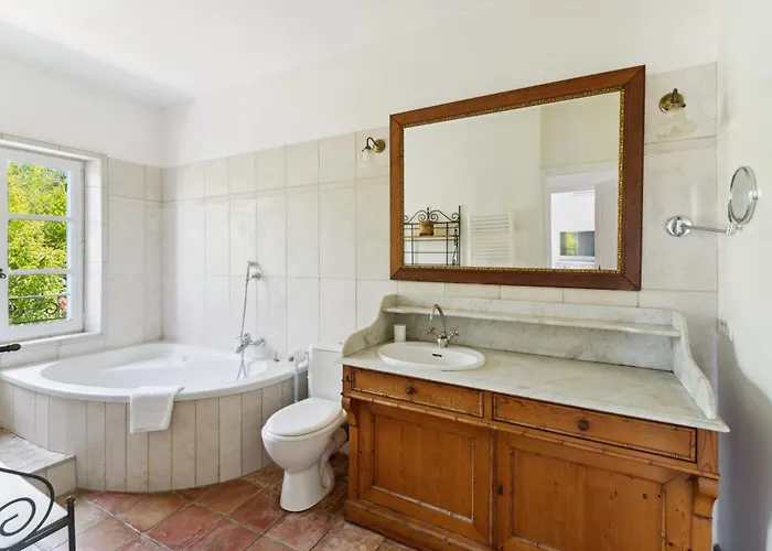 Villa La Desirade - Les Pieds Dans L'eau - La Bouillabaisse - St Tropez - 14 Personnes Saint-Tropez