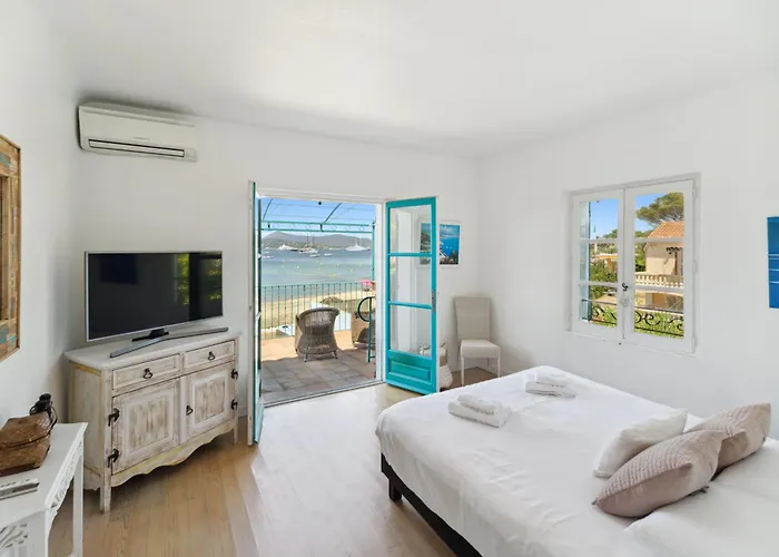 别墅 La Desirade - Les Pieds Dans L'eau - La Bouillabaisse - St Tropez - 14 Personnes