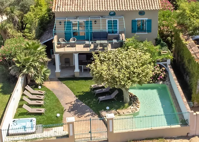 La Desirade - Les Pieds Dans L'eau - La Bouillabaisse - St Tropez - 14 Personnes Saint-Tropez